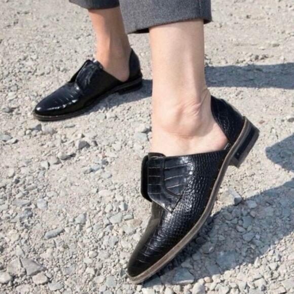 Freda Salvador Laceless Croc d'Orsay Leather
Oxfords in Black Women's Size 5.5 - Picture 2 of 14